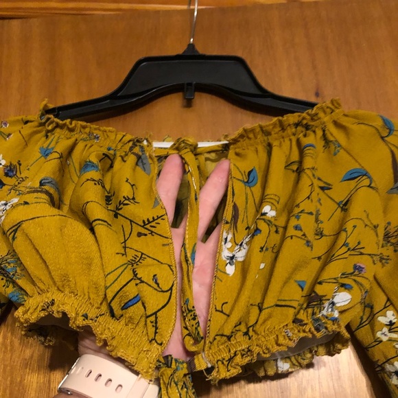 Floral Crop Top-No Name - Picture 2 of 2